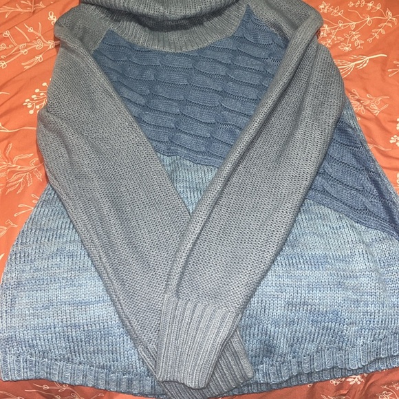 Turtle neck - Picture 3 of 4